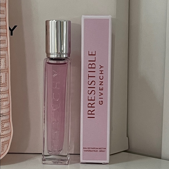 Givenchy Parfums Cosmetic Pouch With Givenchy Nectar Travel Spray 12.5ml-NIB - Picture 2 of 6